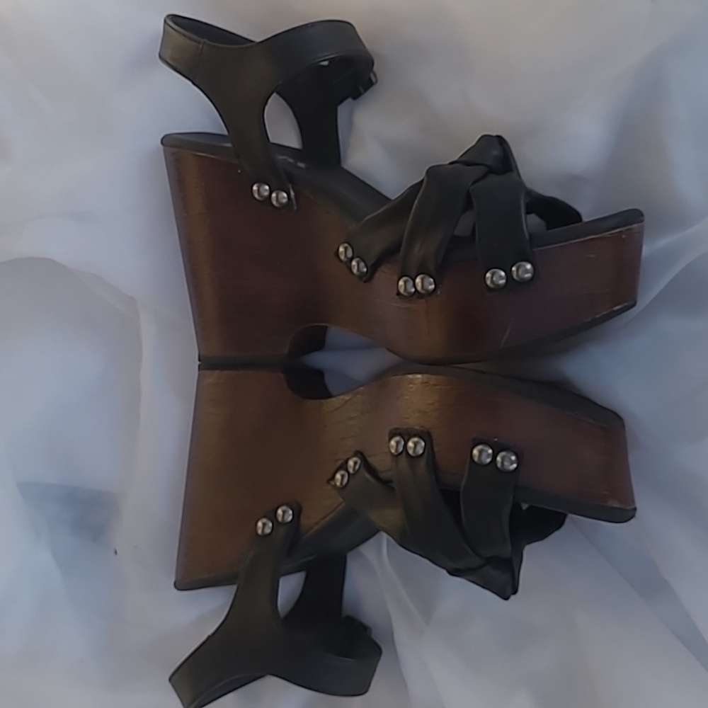 Korks Black Wedge Shoes. Size 7 Womens